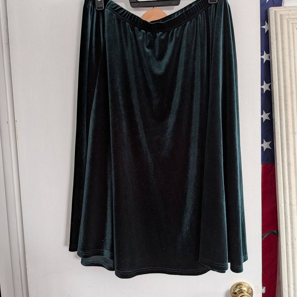 Elegant Velvet Green Skirt